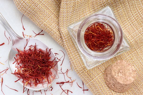 Le safran : l'épice précieuse aux mille vertus